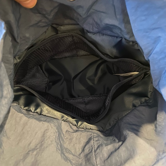 NWT Athletic Athleisure Minimalist Travel RARE Lululemon On My Level Bag *Micro - Picture 17 of 17